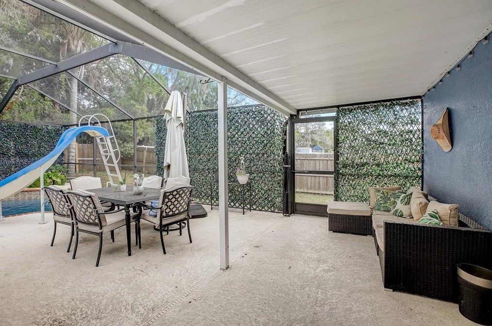 10727 Deepbrook Dr, Riverview FL  33569-8725 exterior