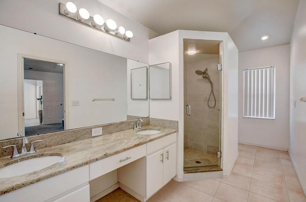 10727 Deepbrook Dr, Riverview FL  33569-8725 exterior