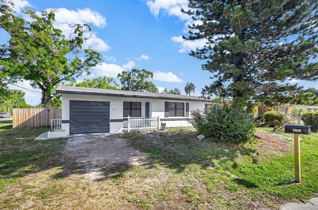 5741 64th Ave N, Pinellas Park, FL 33781