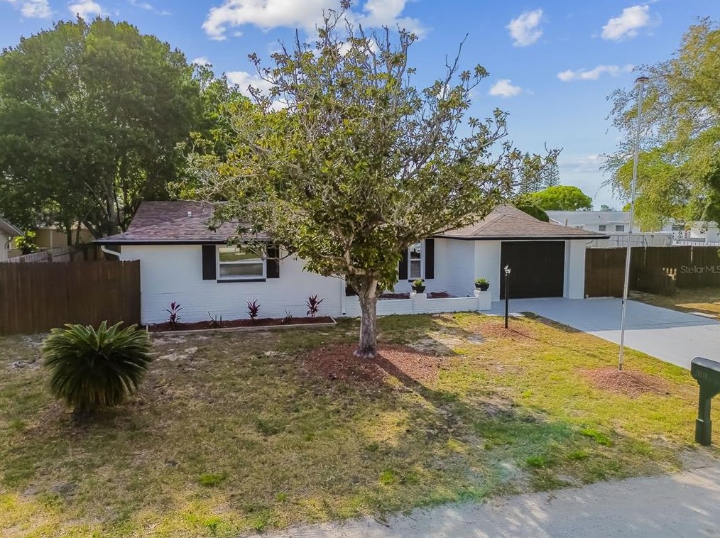 11211 Meadow Dr, Port Richey FL  34668-2320 exterior