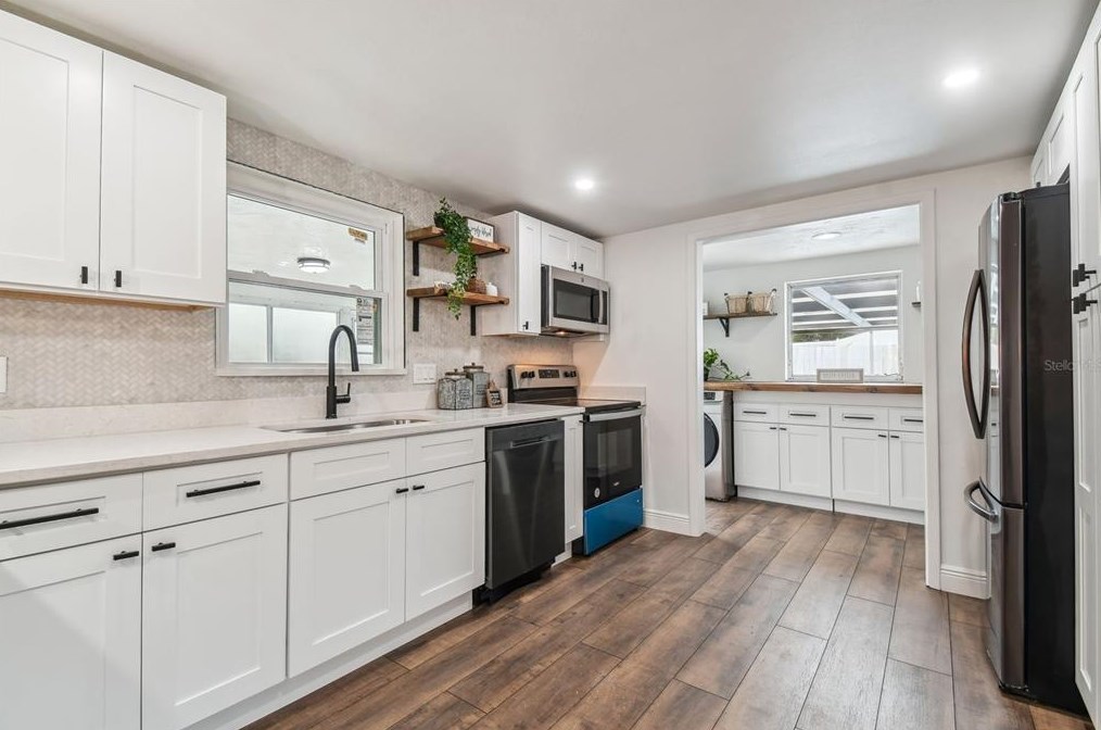 11211 Meadow Dr, Port Richey FL  34668-2320 exterior