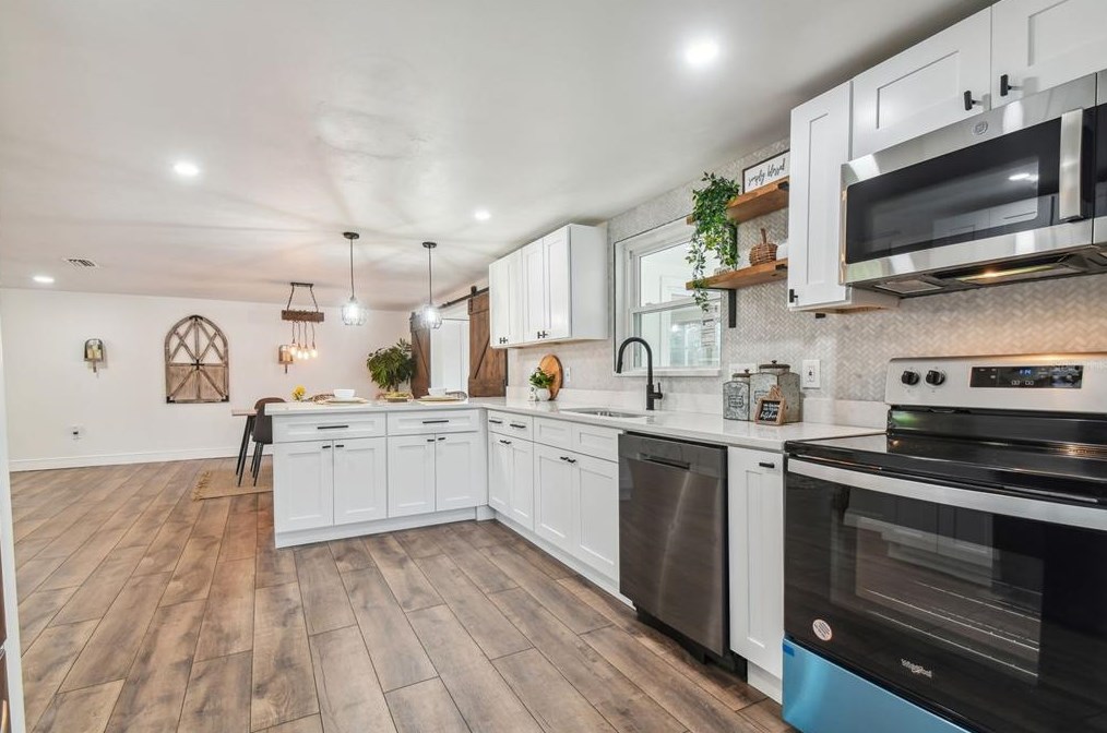 11211 Meadow Dr, Port Richey FL  34668-2320 exterior