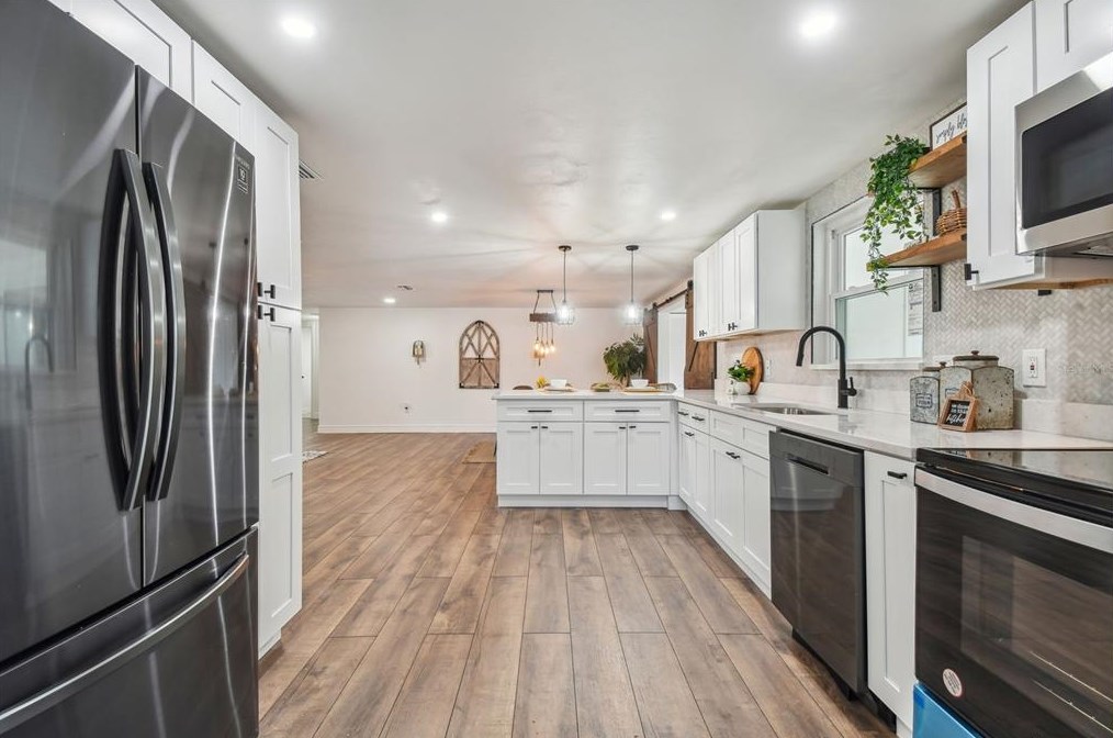 11211 Meadow Dr, Port Richey FL  34668-2320 exterior