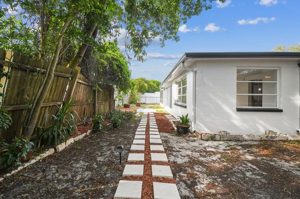 11211 Meadow Dr, Port Richey FL  34668-2320 exterior