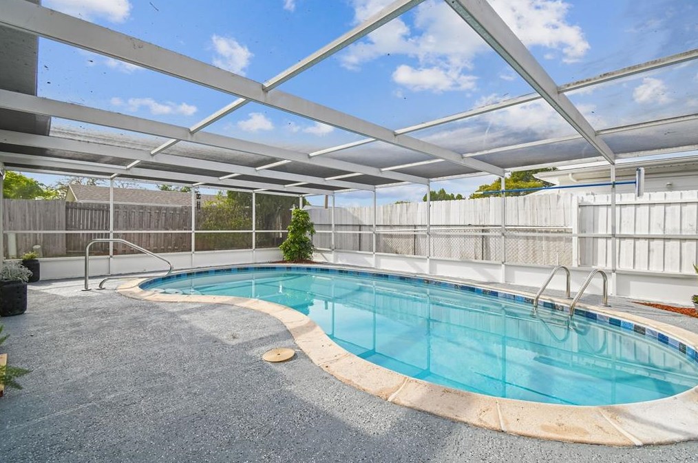 11211 Meadow Dr, Port Richey FL  34668-2320 exterior