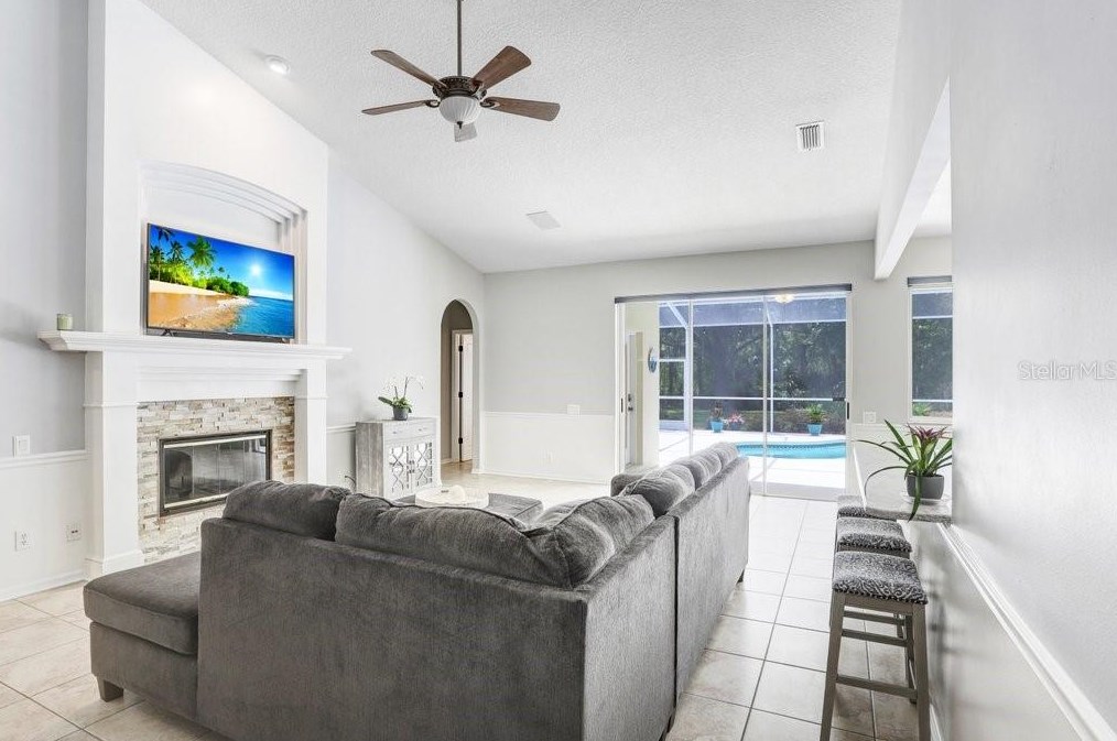 4943 Ebensburg Dr, Tampa FL  33647-1383 exterior