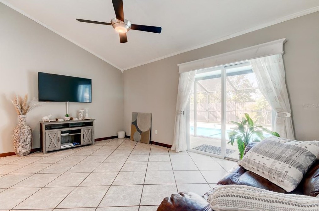 5466 Fulmar Dr, Tampa, FL 33625-1949