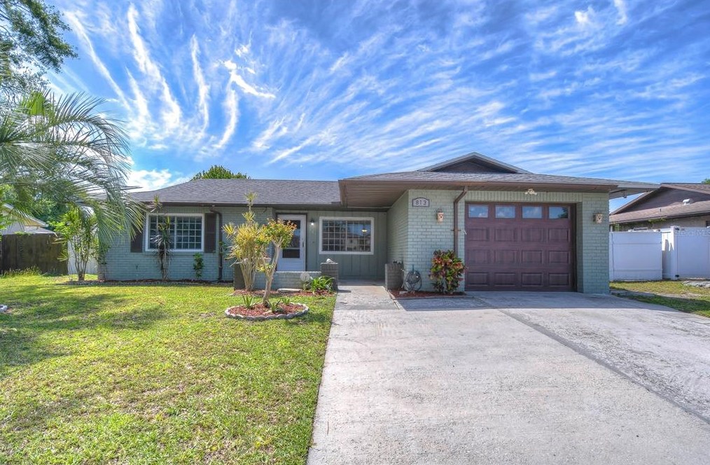 813 Chadsworth Ave, Seffner, FL 33584-4609