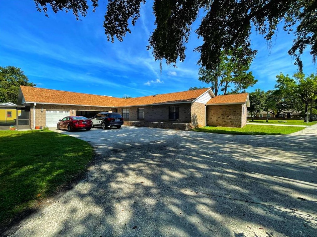 6604 Plover Ct, Seffner, FL 33584-2412