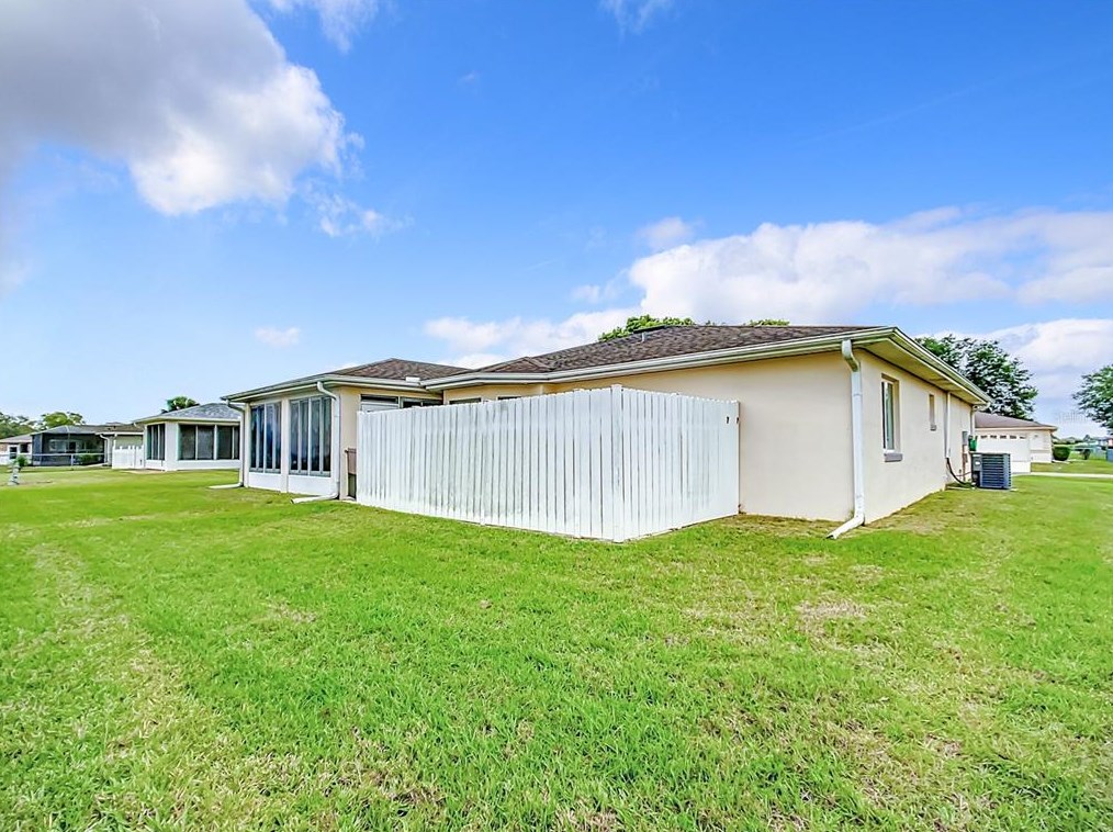 9886 62nd Terrace Rd, Ocala FL  34472-8669 exterior