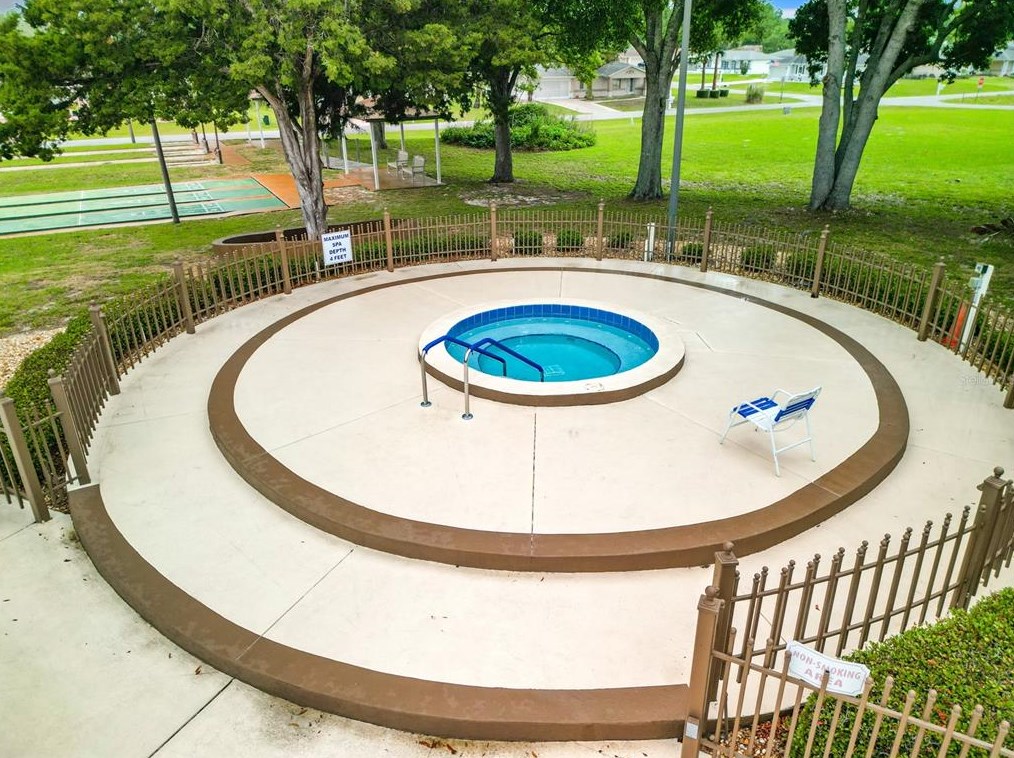 9886 62nd Terrace Rd, Ocala FL  34472-8669 exterior