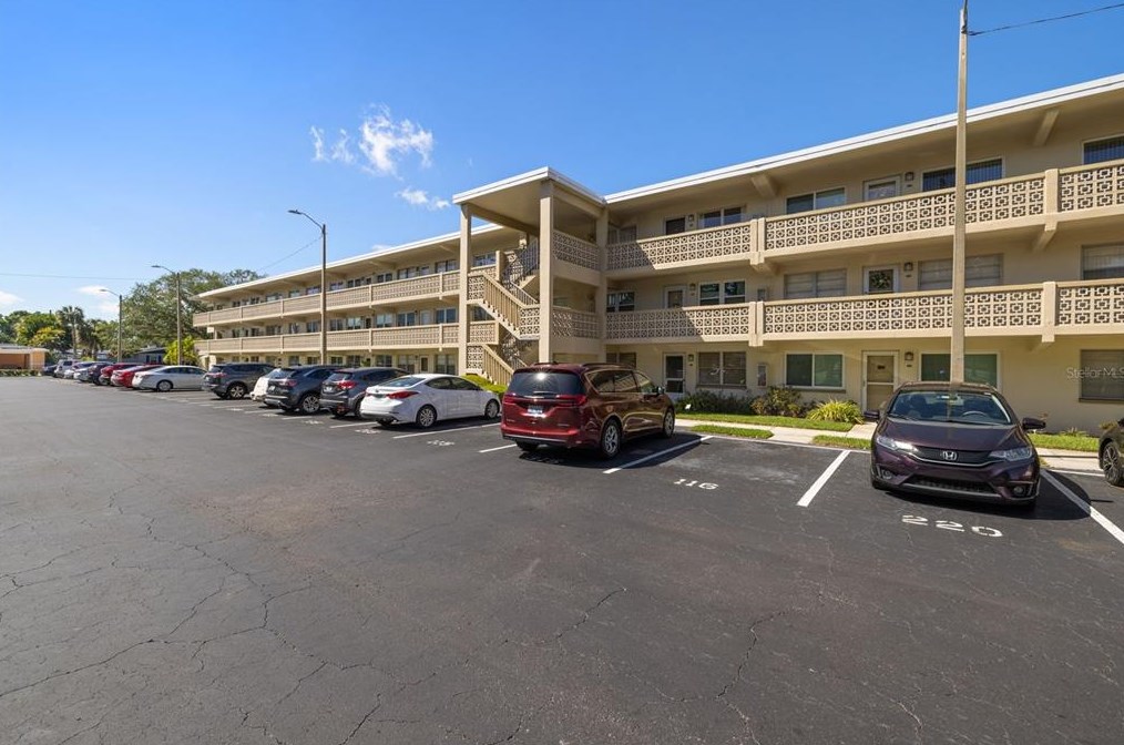 951 79th Ave N #116, Saint Petersburg, FL 33702