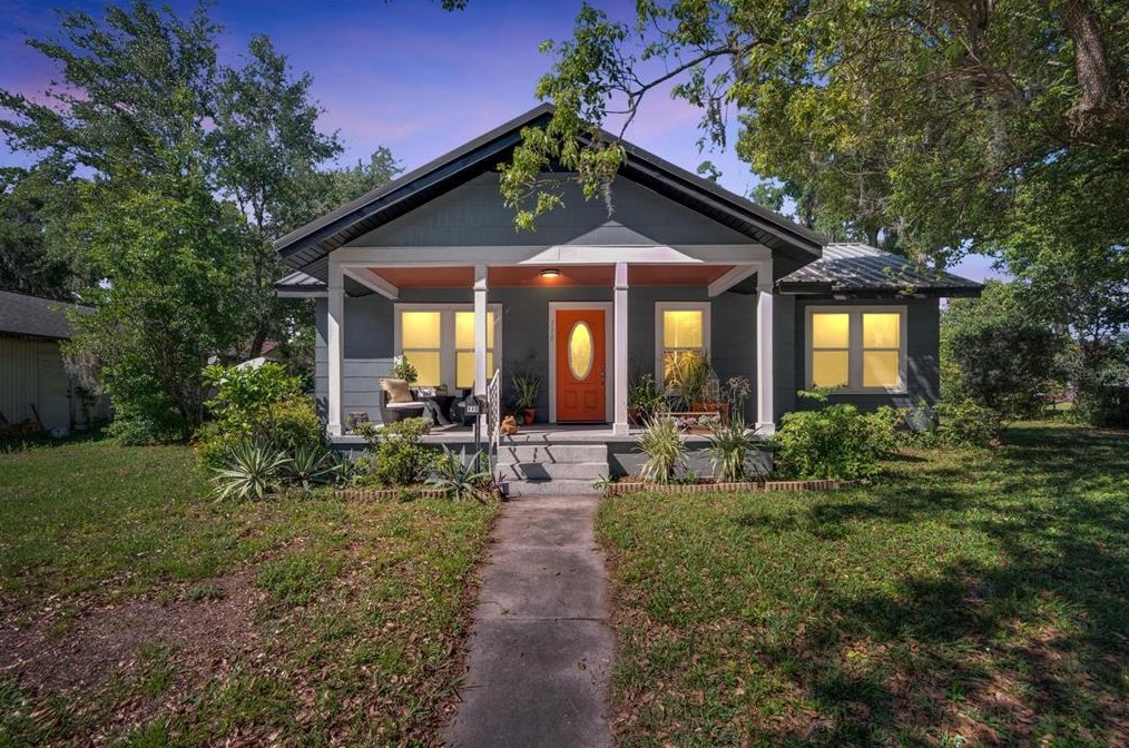 110 Bates St, Plant City, FL 33563-6502