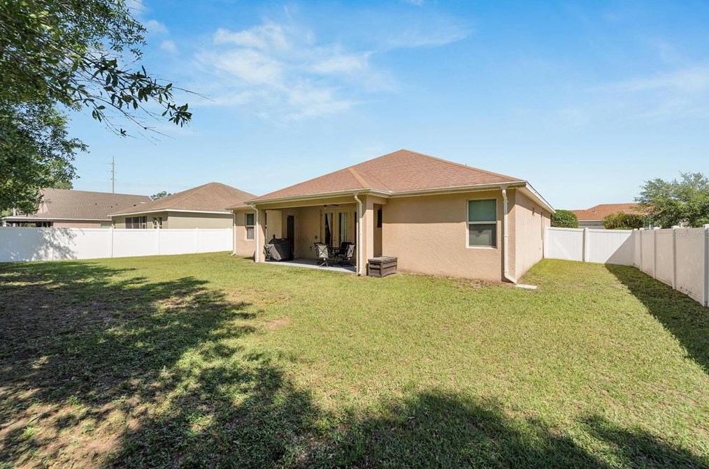 2207 Via Napoli St, Plant City FL  33566-1021 exterior