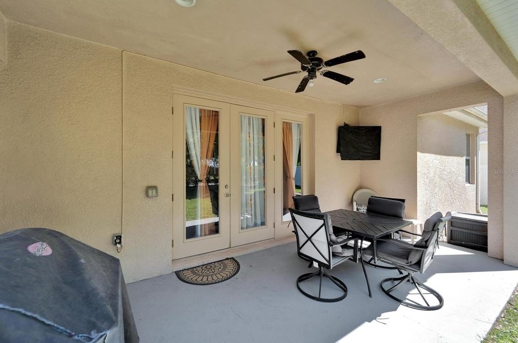 2207 Via Napoli St, Plant City FL  33566-1021 exterior