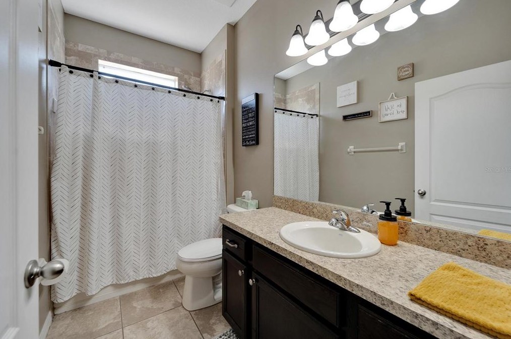 2207 Via Napoli St, Plant City FL  33566-1021 exterior