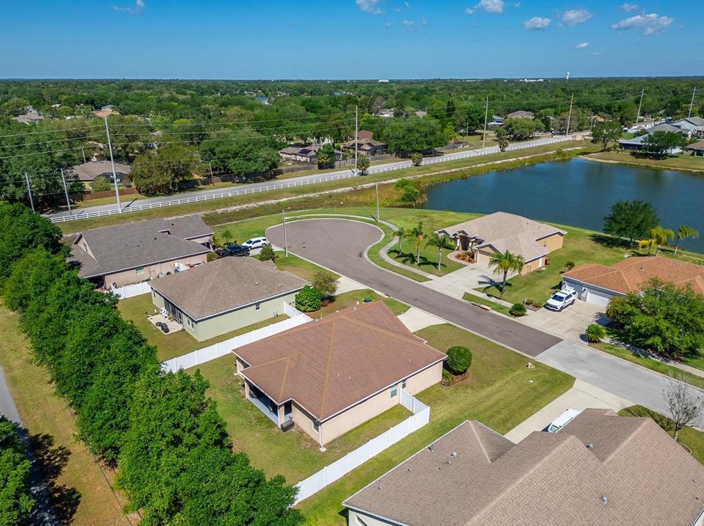 2207 Via Napoli St, Plant City FL  33566-1021 exterior