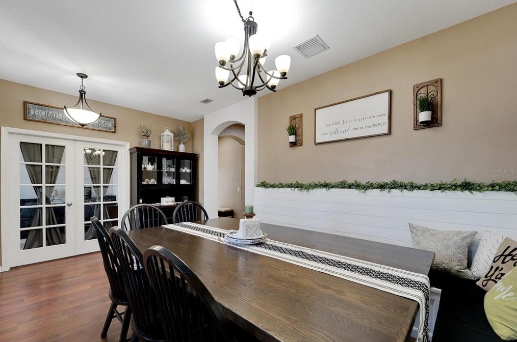 2207 Via Napoli St, Plant City FL  33566-1021 exterior