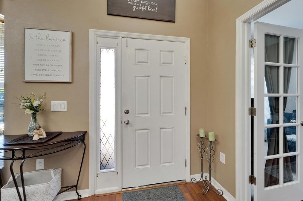 2207 Via Napoli St, Plant City FL  33566-1021 exterior