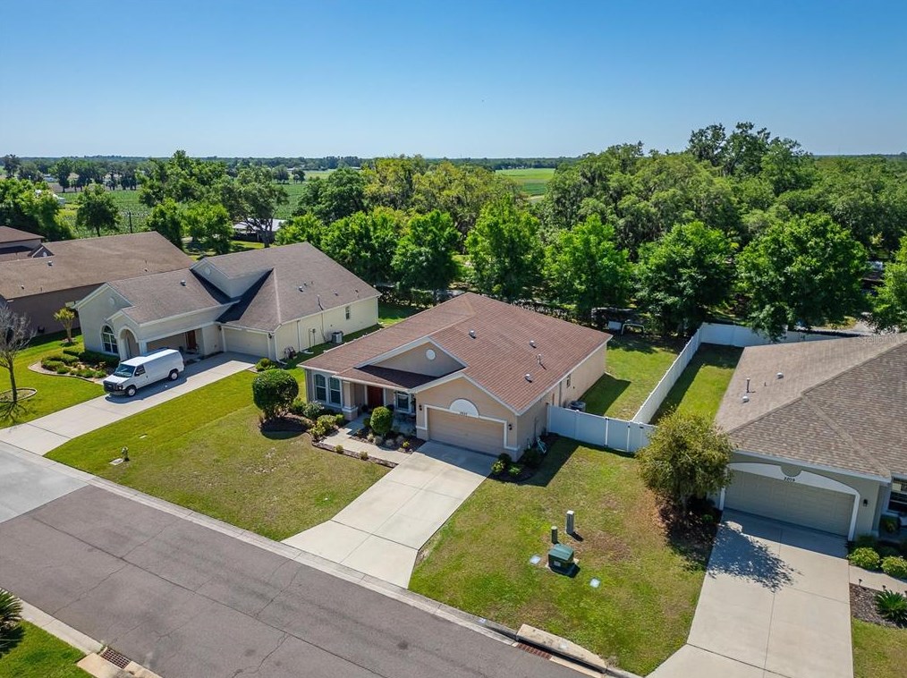 2207 Via Napoli St, Plant City FL  33566-1021 exterior