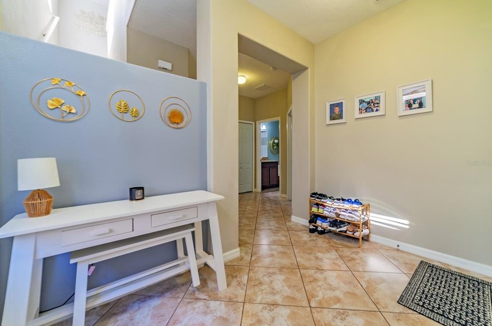 10103 Newminster Loop, Ruskin FL  33573-6727 exterior