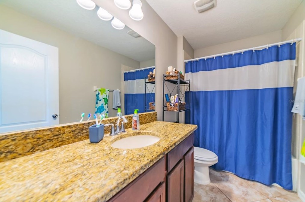 10103 Newminster Loop, Ruskin FL  33573-6727 exterior