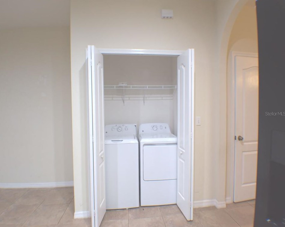 1873 Greenwood Valley Dr, Plant City FL  33563-6996 exterior