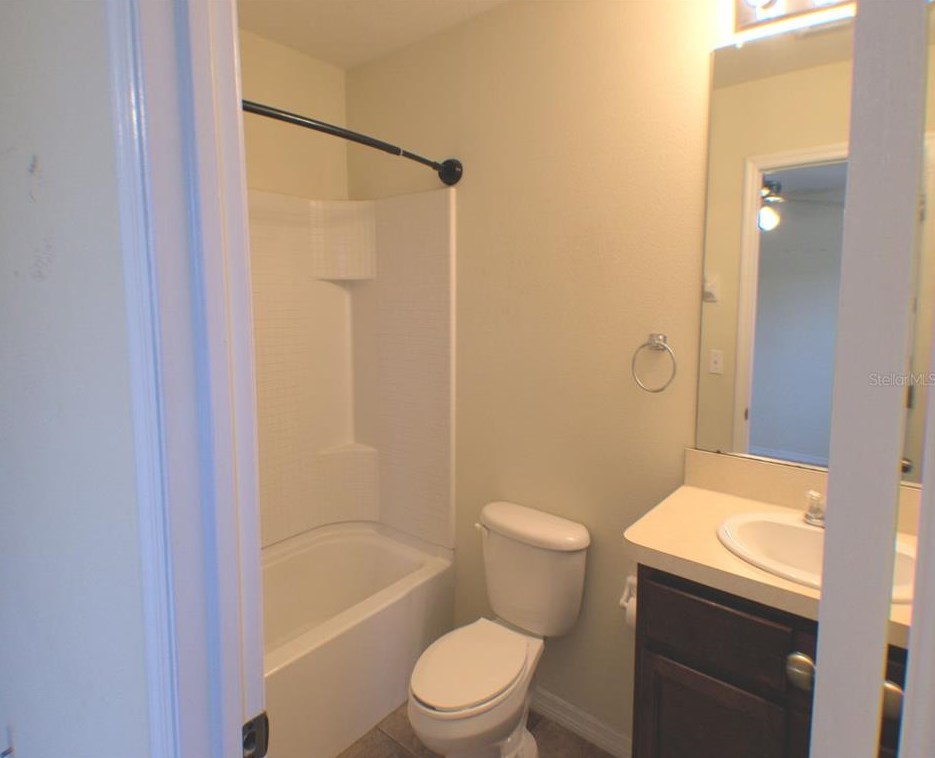 1873 Greenwood Valley Dr, Plant City FL  33563-6996 exterior