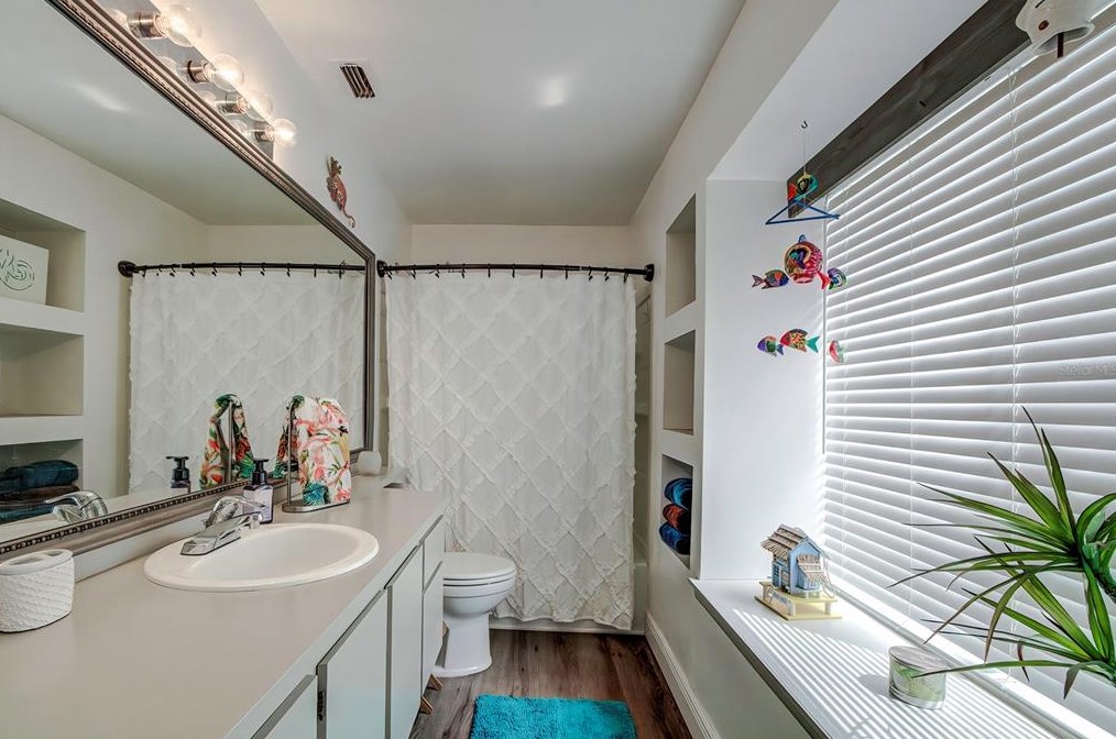 4130 Longfellow Dr, Plant City FL  33566-9526 exterior