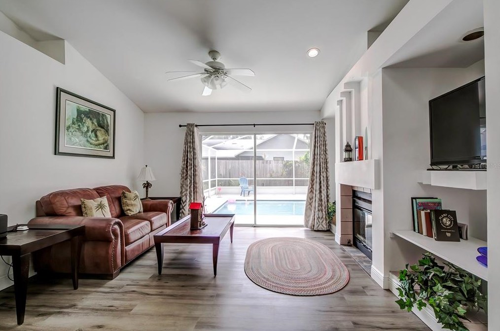 4130 Longfellow Dr, Plant City FL  33566-9526 exterior