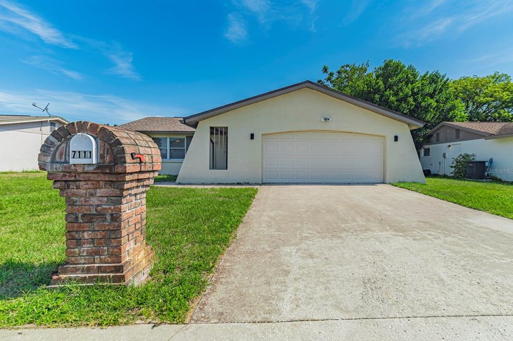 7111 Moravian Dr, Port Richey, FL 34668