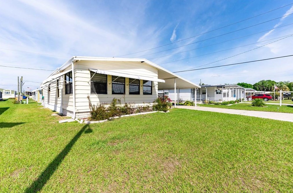 5301 Vera St, Zephyrhills, FL 33542-3143