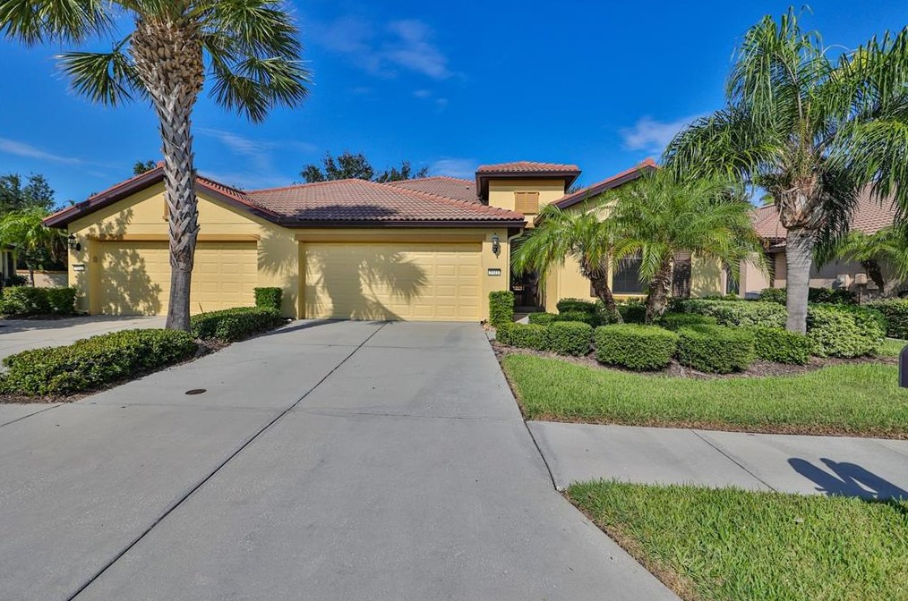 5511 Sunset Falls Dr, Ruskin, FL 33572