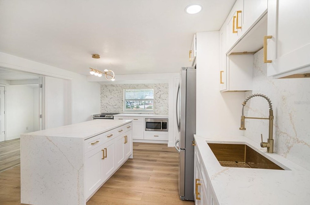 2707 Kirby St, Tampa FL 33614-3355 exterior