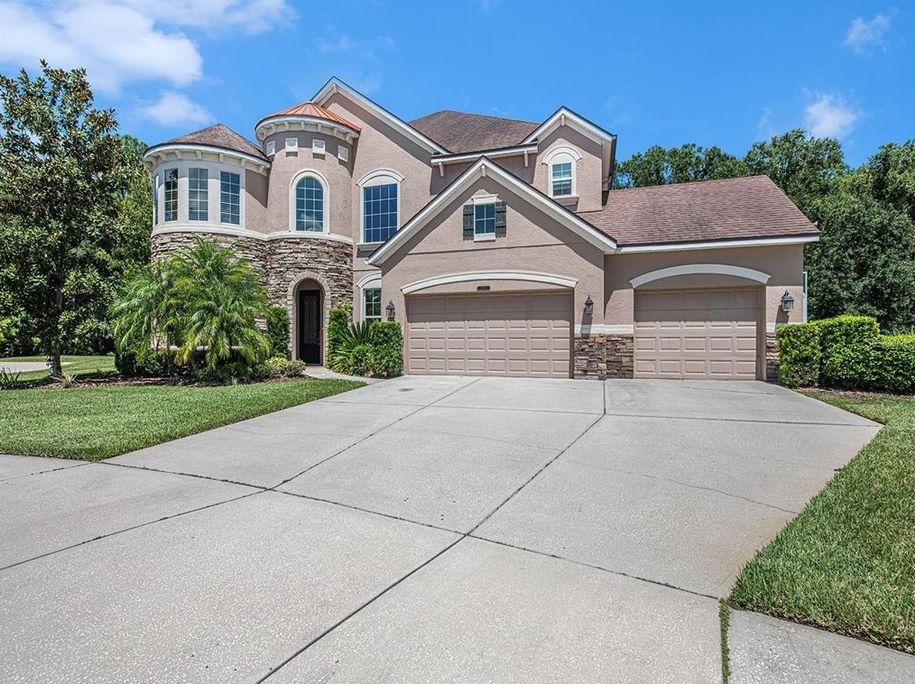 3242 Watermark Dr, Zephyrhills, FL 33544