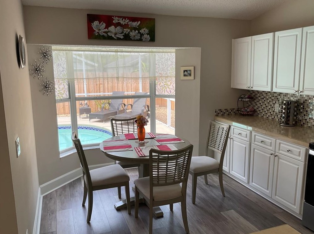 1615 Portsmouth Lk Dr, Brandon FL  33511-1877 exterior