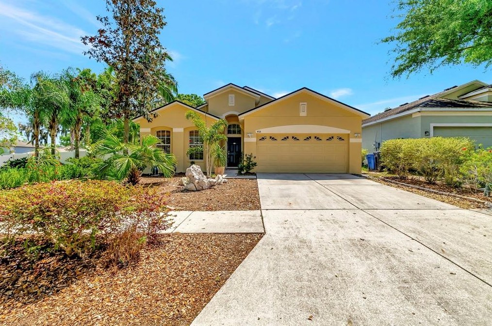 405 Thicket Crest Rd, Seffner, FL 33584-3746