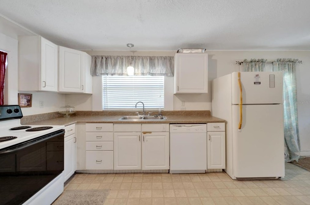 2707 Franklin St, Plant City FL  33563-8947 exterior