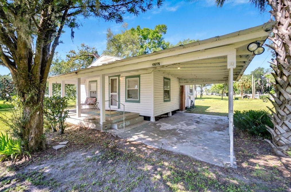 2707 Franklin St, Plant City FL  33563-8947 exterior
