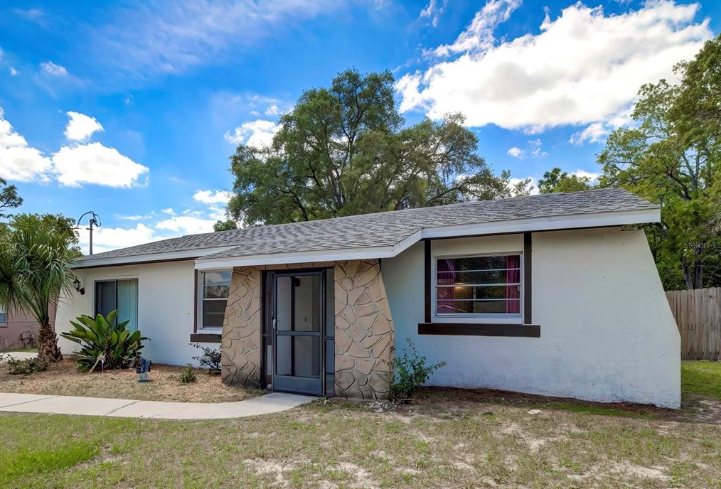 5249 Courtland Rd, Brooksville FL  34608-2326 exterior