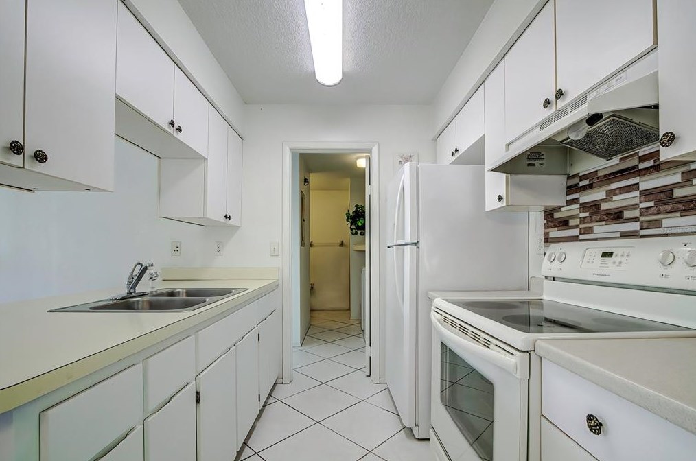 5249 Courtland Rd, Brooksville FL  34608-2326 exterior