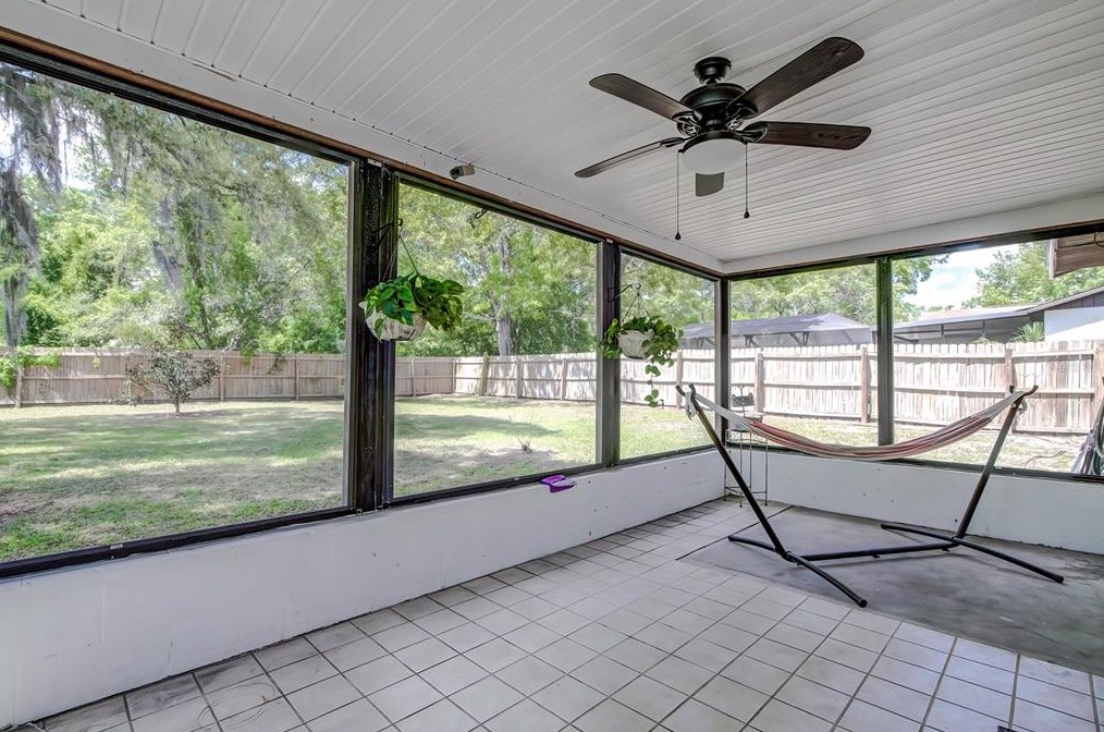 5249 Courtland Rd, Brooksville FL  34608-2326 exterior