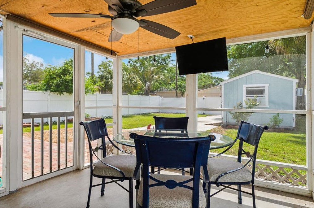 744 46th Ave, Saint Petersburg FL  33703-3709 exterior