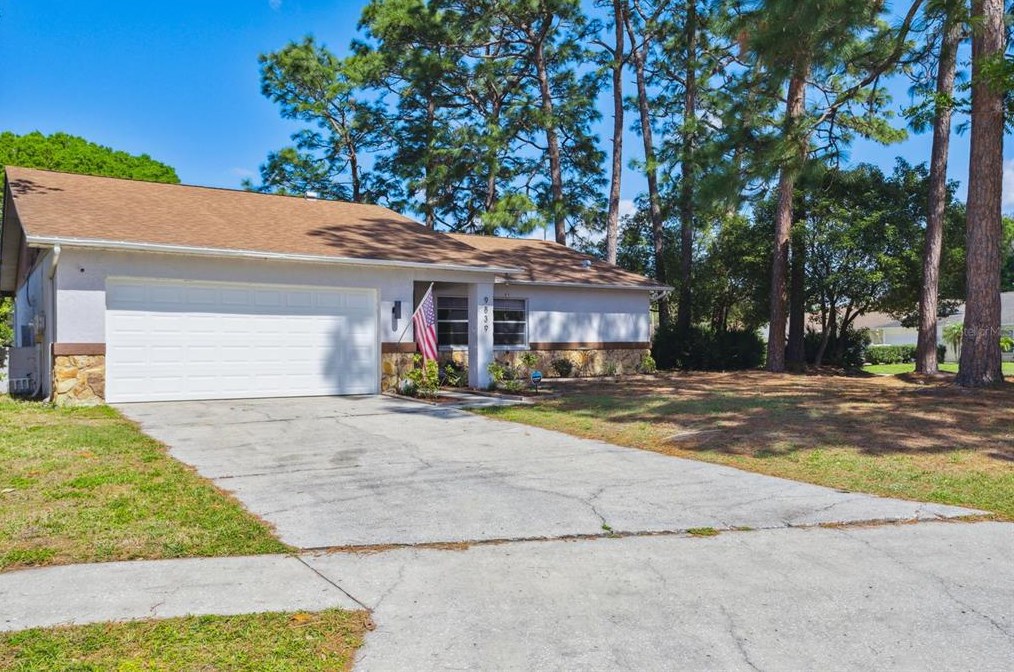 9839 Nicklaus Dr, New Port Richey, FL 34655-2117