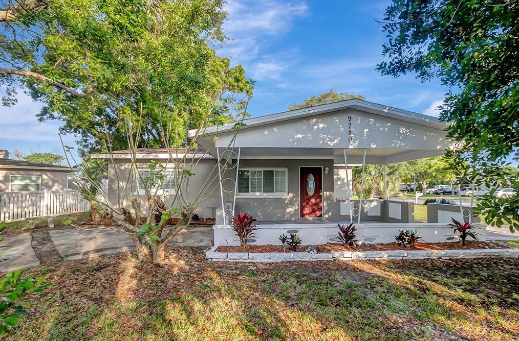 9780 Park Lake Dr N, Pinellas Park, FL 33782