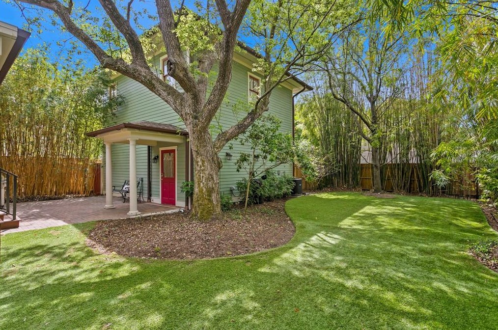 2108 Watrous Ave, Tampa FL  33606-3047 exterior