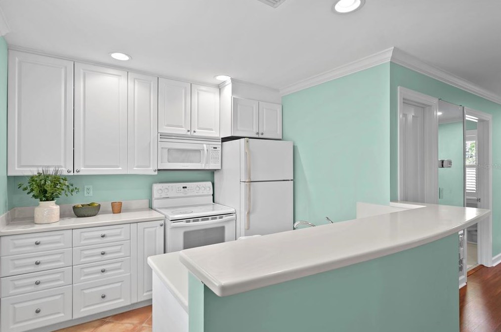 2108 Watrous Ave, Tampa FL  33606-3047 exterior