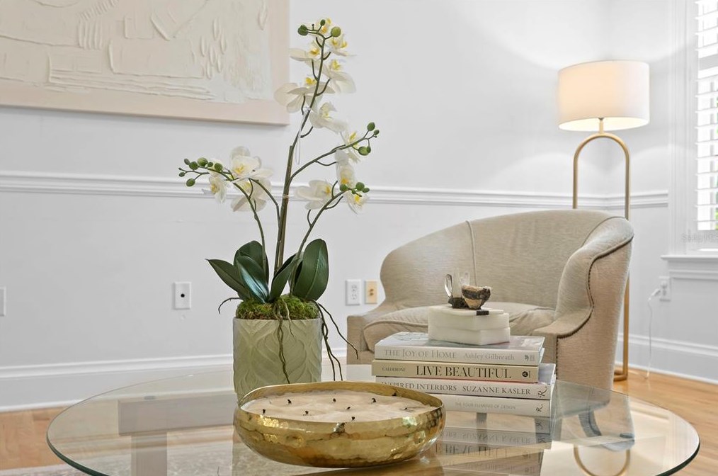 2108 Watrous Ave, Tampa FL  33606-3047 exterior