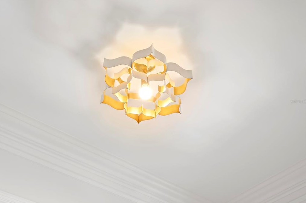 2108 Watrous Ave, Tampa FL  33606-3047 exterior