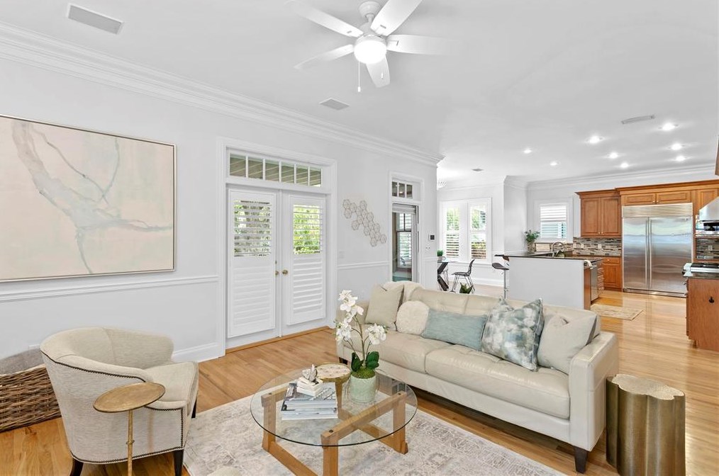 2108 Watrous Ave, Tampa FL  33606-3047 exterior